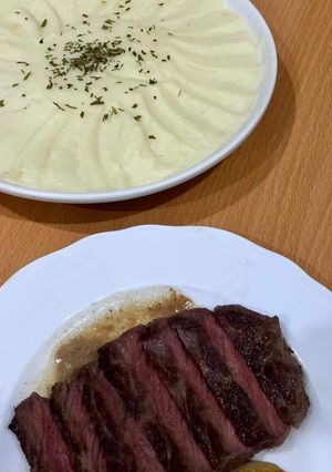 Hình của món Beef steak & mashed potato.