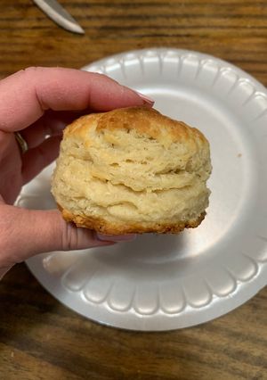 A picture of White Lily biscuits.