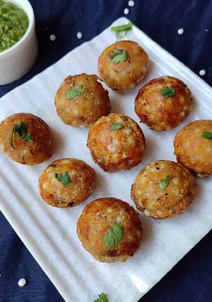 A picture of Sabudana Vade With Falahari Chutney.