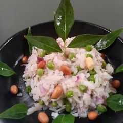 A picture of White poha.