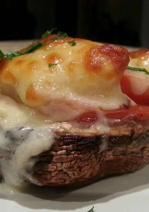 A picture of Stuffed Portobello Mushrooms.