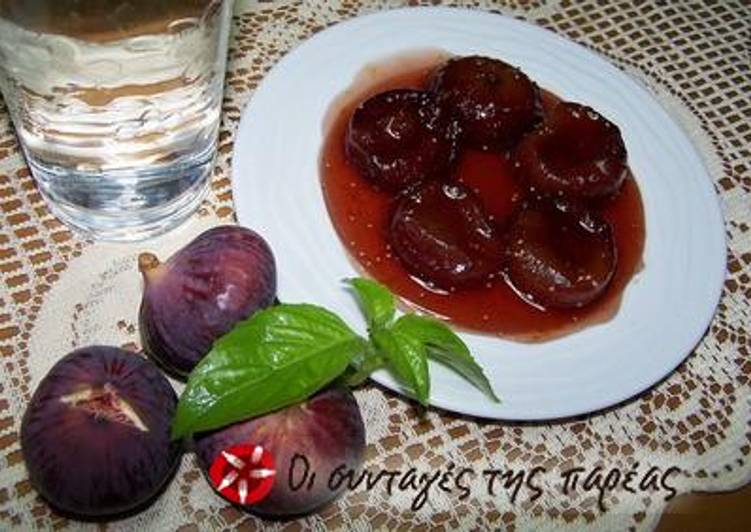 Caramelized figs with rum and cinnamon