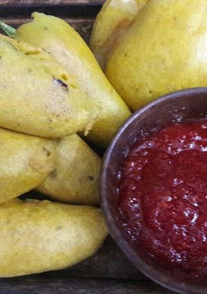 મિર્ચી વડા(Mirchi Vada Recipe in Gujarati) રેસીપી મુખ્ય ફોટો