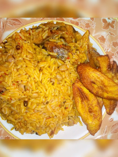 A picture of Jollof rice.