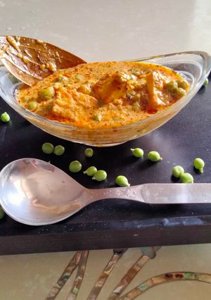 A picture of Matar paneer without tomato.