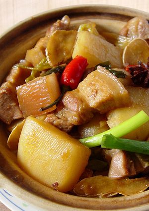 【厚生廚房】砂鍋馬鈴薯燒肉 的食譜成品照片