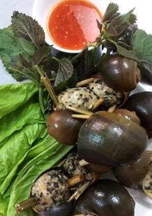 Hình của món ỐC BƯƠU nhồi thịt.