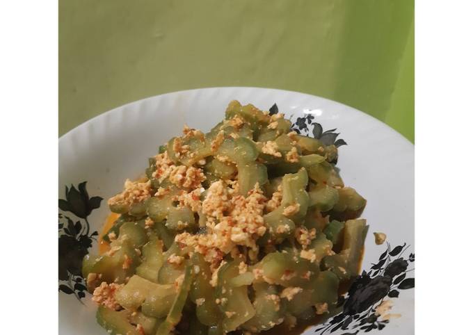 Cara Gampang Menyiapkan Tumis Pare Telur yang Bikin Ngiler