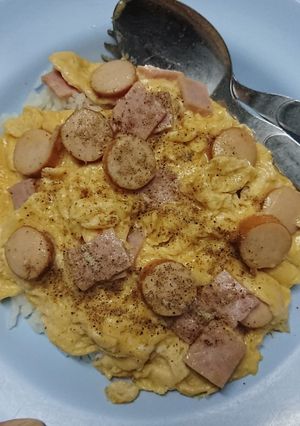 รูปของ ข้าวไข่ข้นแฮมไส้กรอก