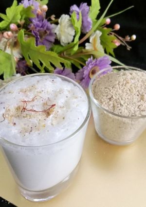 ઠંડાઈ (Thandai Recipe In Gujarati) રેસીપી મુખ્ય ફોટો