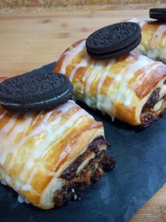 Una foto de Napolitanas de chocolate y Oreo