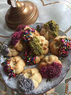 صورة لوصفة بسكوت بشكل ورد وبزينه بيتي فور