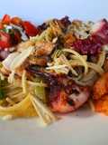 Spaghetti Frutti di Mare mit Oktopusbeinen und Fenchel und Belper-Knolle