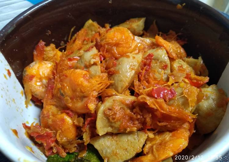 Balado udang bakso pedas menggelegar