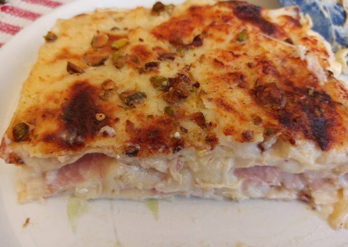 Lasagne quattro formaggi alla mortadella e pistacchi di Bronte