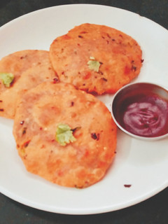 டொமட்டோ ஸ்பைசி பூரி. (Tomato spicy poori recipe in tamil) செய்முறை முக்கிய புகைப்படம்