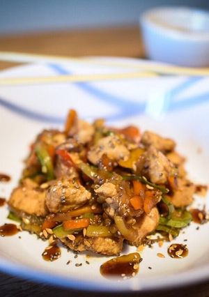 Una foto de Wok de Pollo y Verduras