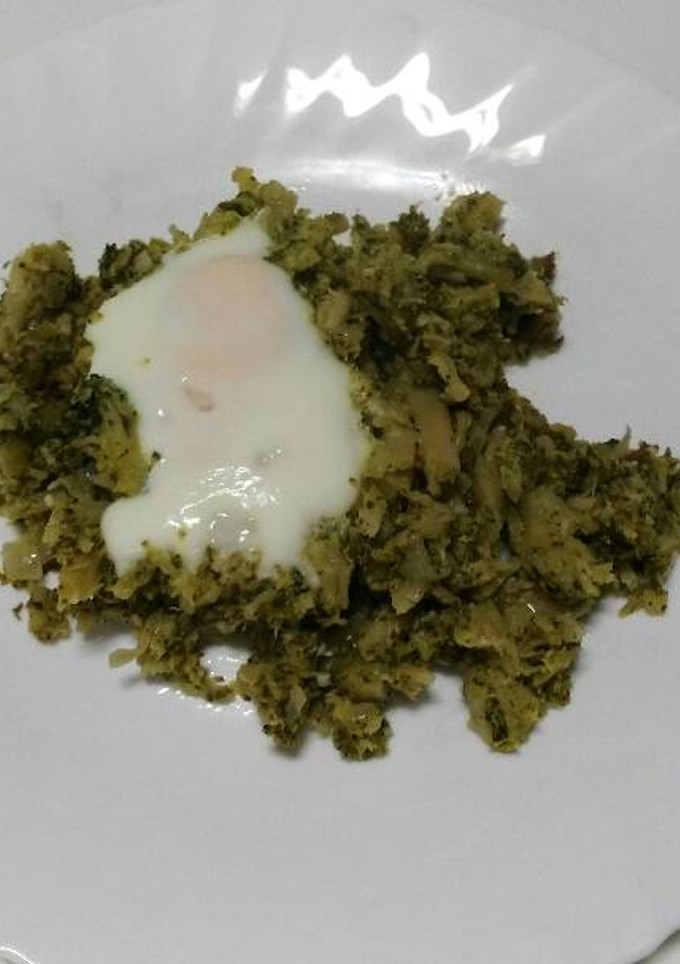 Una foto de Brócoli con huevos