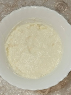 A picture of الثومية السورية Garlic dip.