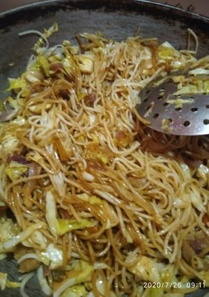 सोया बीन वाली चाऊमिन (Soya bean wali chowmein recipe in Hindi) रेसिपी मुख्य फोटो