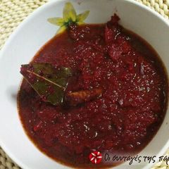 A picture of Pasta sauce with beetroot.