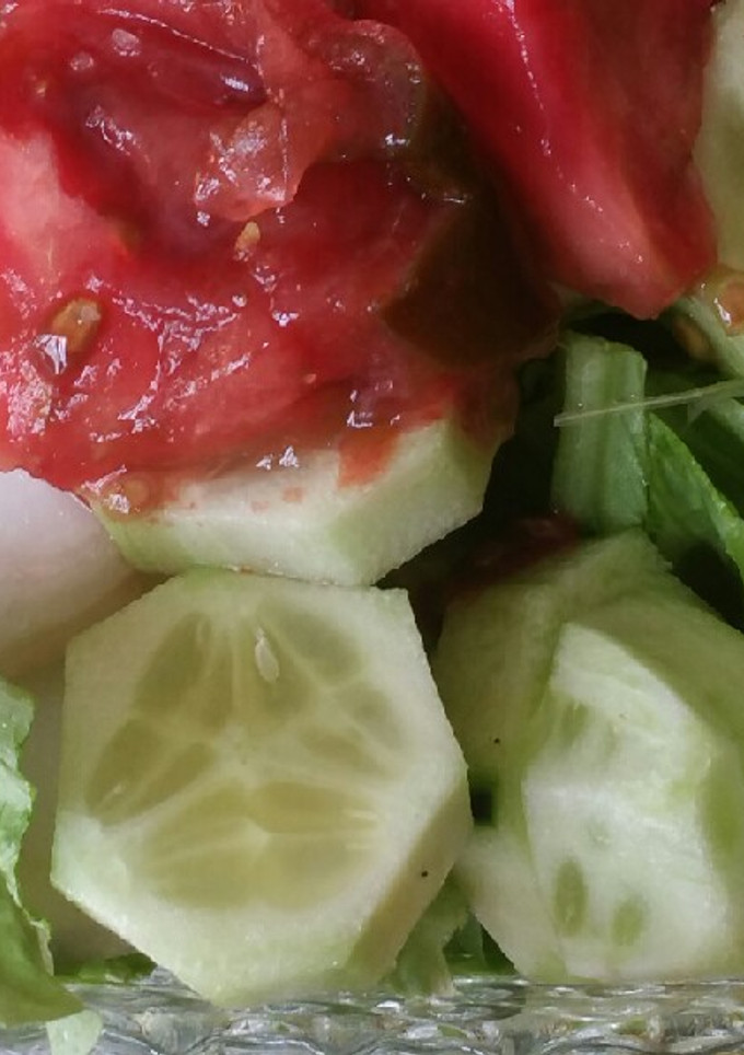 Una foto de Ensalada con pepinos