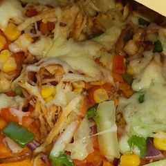 A picture of Chicken pizza.