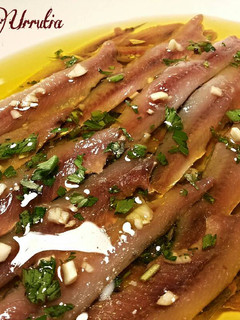 Una foto de Anchoas prematuras con solo quince días en salazón