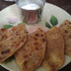 A picture of Aloo paratha.