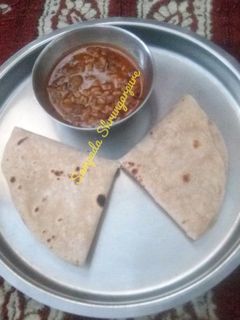 मटकीची उसळ (matki chi usal recipe in marathi) रेसिपी चे मुख्य फोटो 