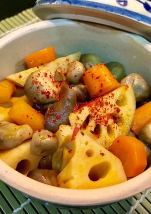 Hình của món Củ sen kho nấm.