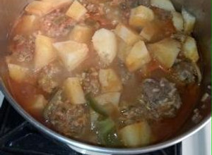 Una foto de Albóndigas de carne molida con papas