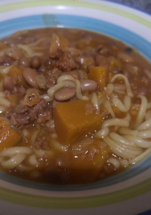 Una foto de Porotos a la Española