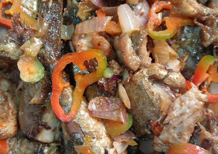 Steps to Prepare Speedy Spicy Fried fish Cooking Basics for Newbies