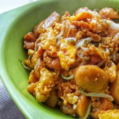 A picture of Oseng Baso Campur / Stir Fried Meat Balls.