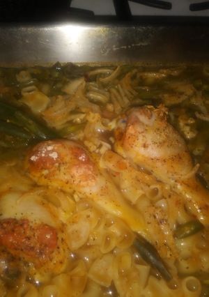 A picture of Lady A's Chicken Cheesy Mac With Green Beans.