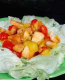 Salad trộn bánh mì bơ đường sốt chanh leo