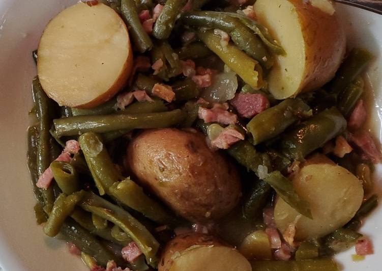 Steps to Prepare Favorite Kim&#39;s Green Beans, Ham and Potatoes