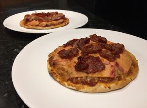 Una foto de Pizza de salmón