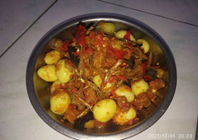 Resep: Telur puyuh + Ikan Teri Balado (masakan rumahan) Enak Terbaru