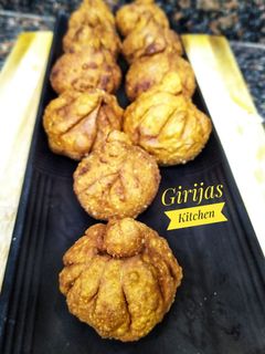 तळणीचे मोदक (talniche modak recipe in marathi) रेसिपी चे मुख्य फोटो