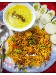 व्हेज सोया पुलाव (Veg Soya Pulao Recipe In Marathi) रेसिपी चे मुख्य फोटो 