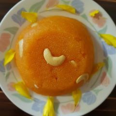 A picture of Sooji ka halwa.