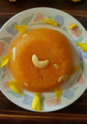 A picture of Sooji ka halwa.