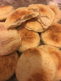 Una foto de Scones de Queso🧀