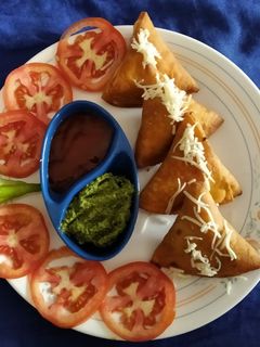 ટમેટા પિઝા સમોસા રેસીપી મુખ્ય ફોટો
