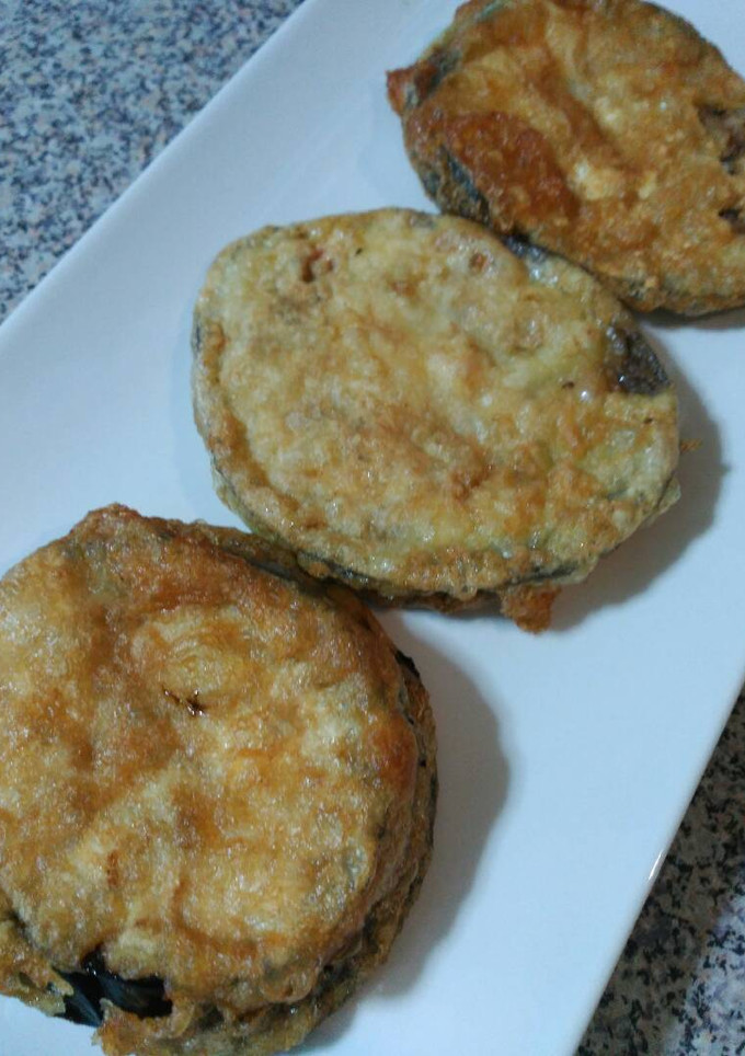 Una foto de Berenjena rebozadas con aliño de salsa soja