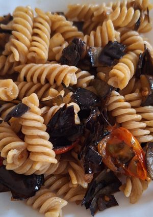 Foto di Pasta antispreco con bucce di melanzane