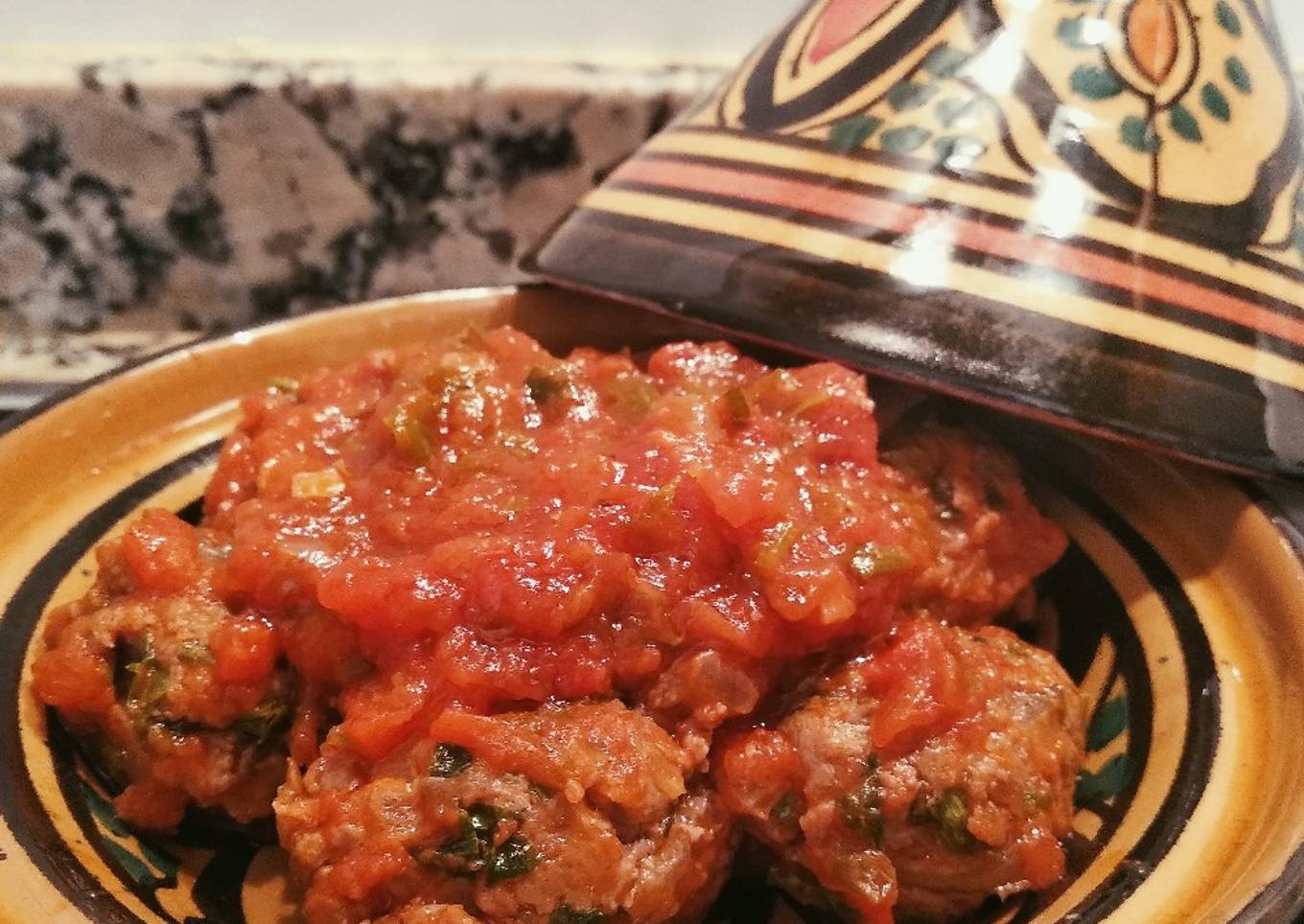 Albóndigas de kefta con salsa de tomate