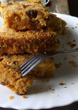 A picture of Spicy, Fruity Carrot cake.